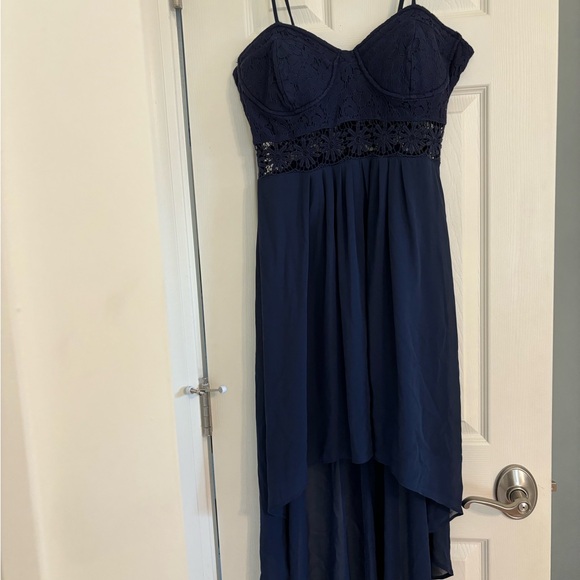 Navy high-low flowy spaghetti strap dress with crochet waistband - Picture 3 of 4